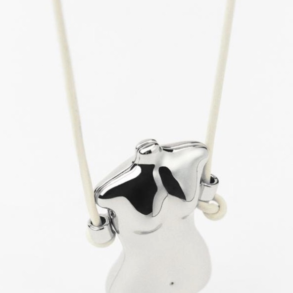 ZARA WOMAN BUST CHARM NECKLACE Long leather cord necklace metal bust charm.NWT - Picture 2 of 7